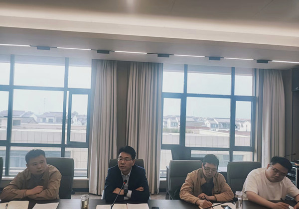 邵德軍董事長(zhǎng)調(diào)研高郵鴨集團(tuán)工作 (2)_副本.jpg